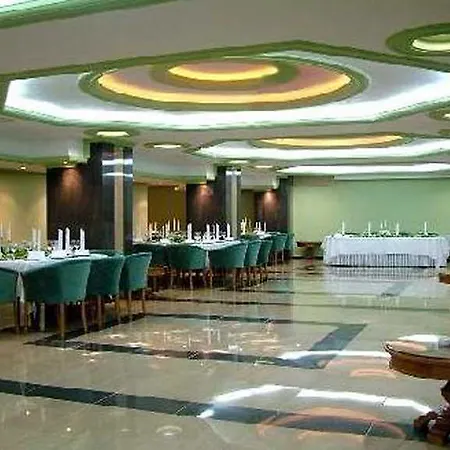 Diplomat 4*